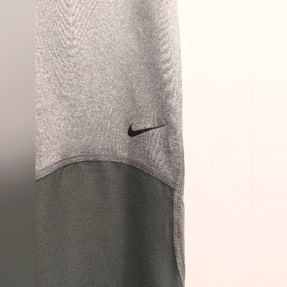 Nike 7/8 Length Green and Grey Mesh Leggings Size Medium - Picture 5 of 7